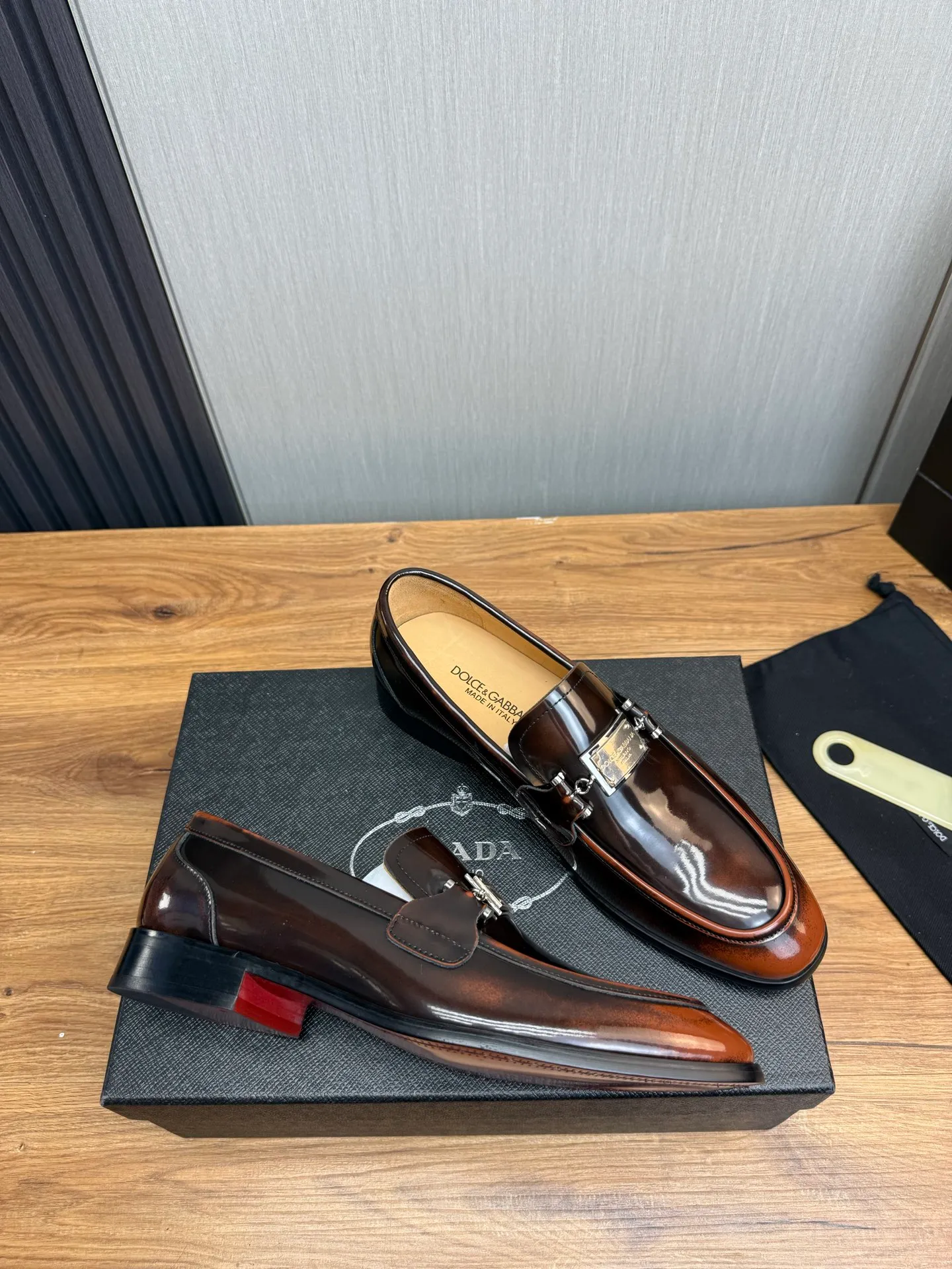 Factory price 520💰 Dolce&G .DG men's loafers👞 Classic and fashionable style, embellished with personalized DG logo. Imported cowhide, open-edge beaded cowhide, cowhide lining, original non-slip and wear-resistant outsole Size: 39-44 (customized at 38.45)